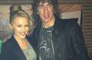 Kylie Minogue admirada por Charles Puyol