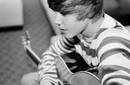 Fans de Justin Bieber se cuelan en su habitación de hotel haciendose pasar por mucamas