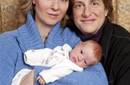 Cynthia Nixon presenta a su bebé Max Ellington
