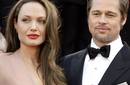 Brad Pitt debe fumar a escondidas de Angelina