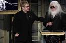 Elton John se riende ante Leon Russell