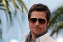 Brad Pitt consulta constantemente a un psíquico
