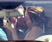 Miley Cyrus es vista en románticos besos con el actor Liam Hemsworth