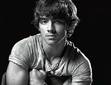 Joe Jonas donó diez mil dólares  a hospital