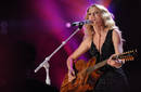 Taylor Swift acosa a sus admiradores