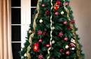 Decorando el árbol de Navidad