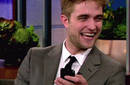 Robert Pattinson es guiado por su padre