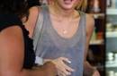 Miley Cyrus de compras en tienda de alimentos naturales