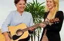 Shakira le regaló una guitarra a la presidenta de Brasil