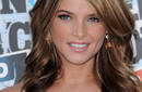 Ashley Greene es atacada por fans de Demi Lovato