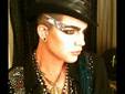 Adam Lambert asombra con nuevo look