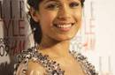 Freida Pinto en Oro Negro junto a Antonio Banderas