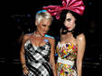 Katy Perry y Pink donaron zapatos a la caridad