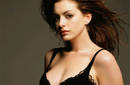 Anne Hathaway lució como Audrey Hepburn en Vogue