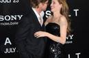 Angelina Jolie y Brad Pitt se mostraron cariñosos en el estreno de 'Salt'