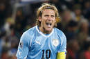 Diego Forlán es candidato a llevarse el Balón de Oro