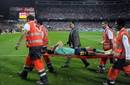 Messi recibe las disculpas de Ujfalusi por la lesión en el tobillo derecho