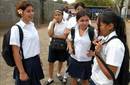 Una escuela argentina ordena que las alumnas usen pantalones para evitar 'acosos'