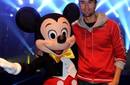 Enrique Iglesias visitó Disneyland para promocionar su disco 'Euphoria'
