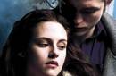 Robert Pattinson y Kristen Stewart: a 9 días del estreno de Eclipse se besan cariñosamente