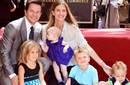 Mark Wahlberg todo un padre de familia