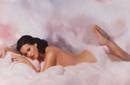 Katy Perry totalmente desnuda en la portada de su próximo disco