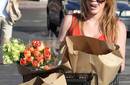 Hilary Duff recién casada haciendo compras en el supermercado