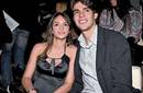 Kaká canta junto a su esposa Caroline Celico