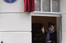 Yoko Ono devela placa en casa de John Lennon en Londres