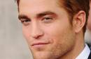 Robert Pattinson adopta un perrito para no sentirse tan solo