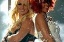 Britney Spears y Rihanna abren los Billboard con sensual presentación