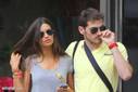 Iker Casillas se mete los dedos en la nariz al lado de Sara Carbonero