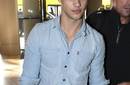 Taylor Lautner sale de Los Ángeles por Acción de Gracias