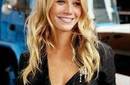 Gwyneth Paltrow afirma que 'extraño' salir con Brad Pitt y Ben Affleck.