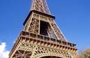 Francia: La Torre Eifel trabaja al límite de su capacidad