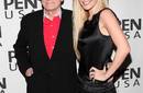 Hugh Hefner cambia la fecha de su boda