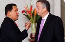 Néstor Kirchner y Hugo Chávez abordan la crisis entre Colombia y Venezuela