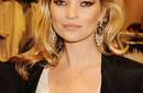 Kate Moss contrató a un exorcista para eliminar la energía negativa de su mansión