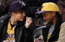 Justin Bieber fue fotografiado usando el anillo de campeón de los Lakers