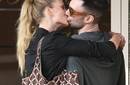 El vocalista de Maroon 5 y su novia demustra su amor en Los Angeles