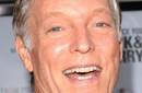 Richard Chamberlain recomienda a sus colegas actores que no 'salgan del closet'