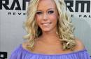 Kendra Wilkinson: Video lésbico de la ex conejita está por salir a la venta