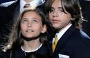Los hijos de Michael Jackson van al colegio