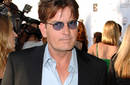 Charlie Sheen ingresa a un centro de rehabilitación