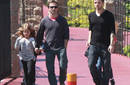Reese Witherspoon de luna de miel y Ryan Phillippe cuida a sus hijos
