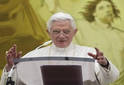 El Papa Benedicto XVI reza por los 33 mineros chilenos atrapados