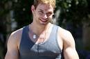 Kellan Lutz alborota su vencindario