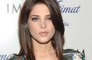 Ashley Greene fue vista en un sex shop