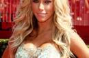 Kendra Wilkinson le envia fotos sexys a su esposo para superar la distancia