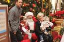 Foto: Gwen Stefani y su familia con Santa